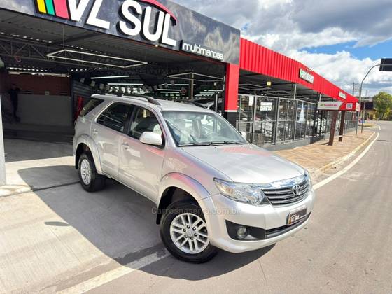 TOYOTA HILUX SW4 2.7 SR 4X2 16V FLEX 4P MANUAL TOYOTA HILUX SW4 2.7 SR 4X2 16V FLEX 4P MANUAL